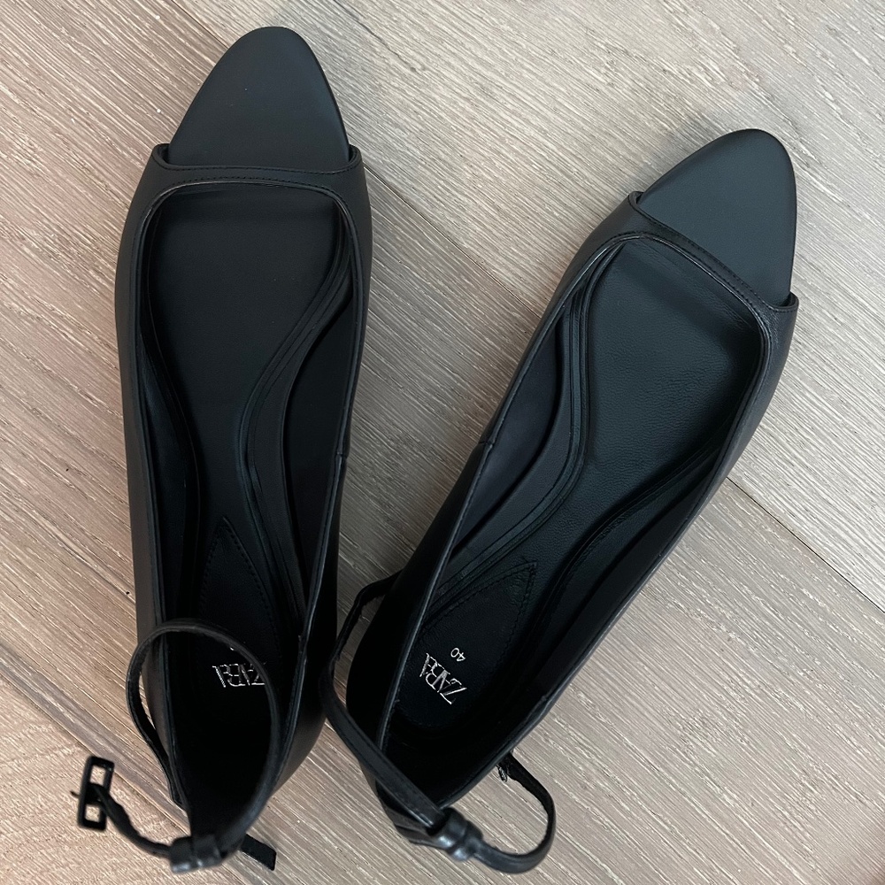 Zara Black Ballet flats